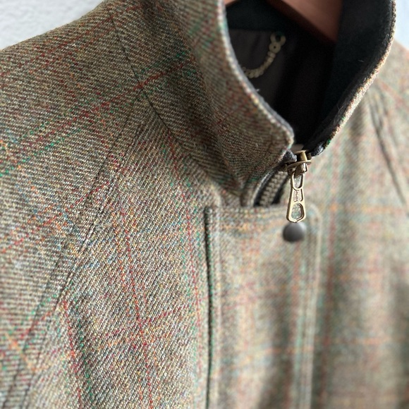 HOLLAND AND HOLLAND London Men’s Wool Tweed Hunting Coat - Picture 5 of 14